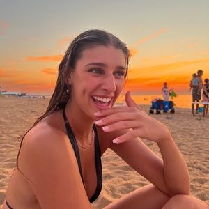 Meet your Posher, Allivia